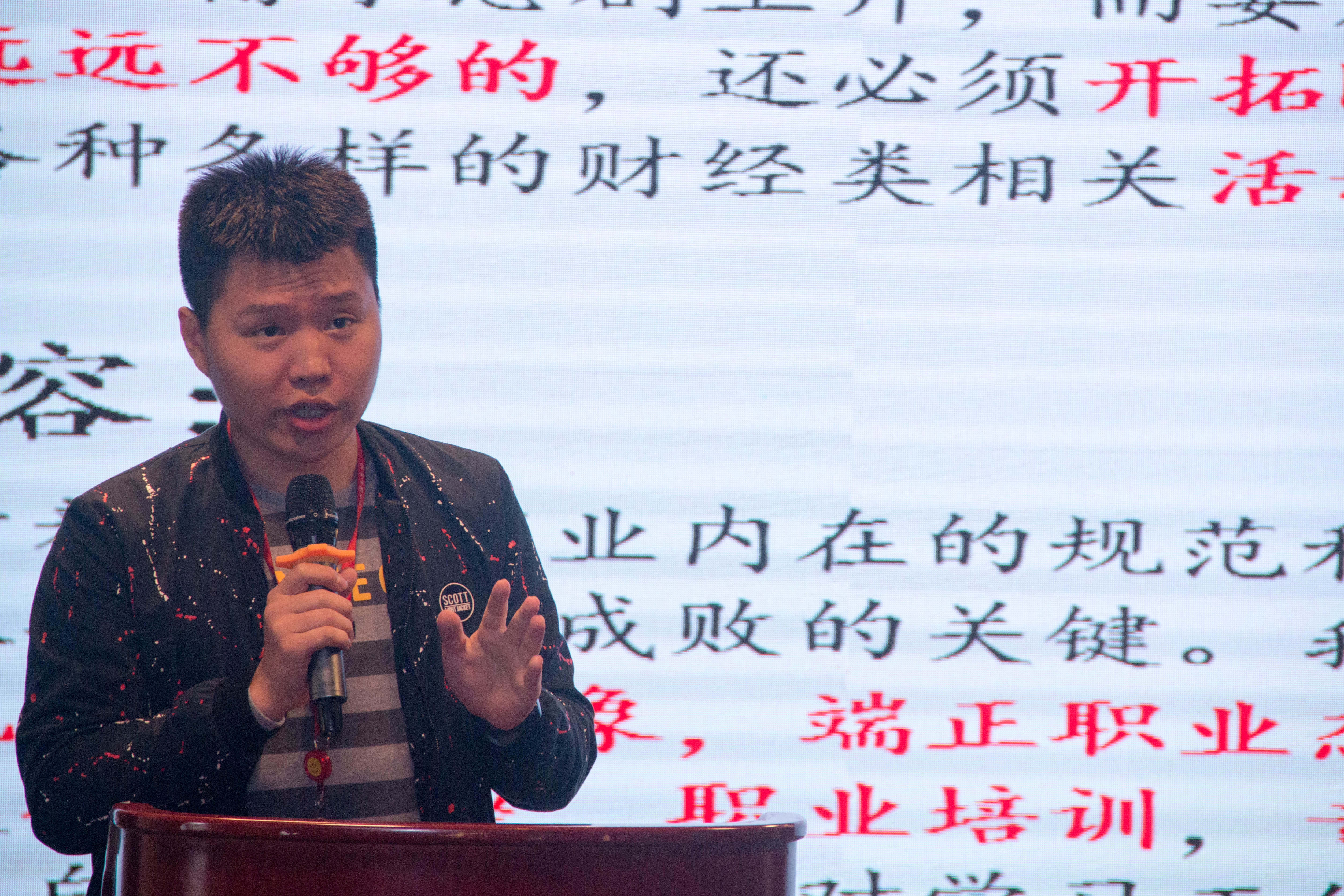 IMG_1595.jpg IMG_1595.jpg