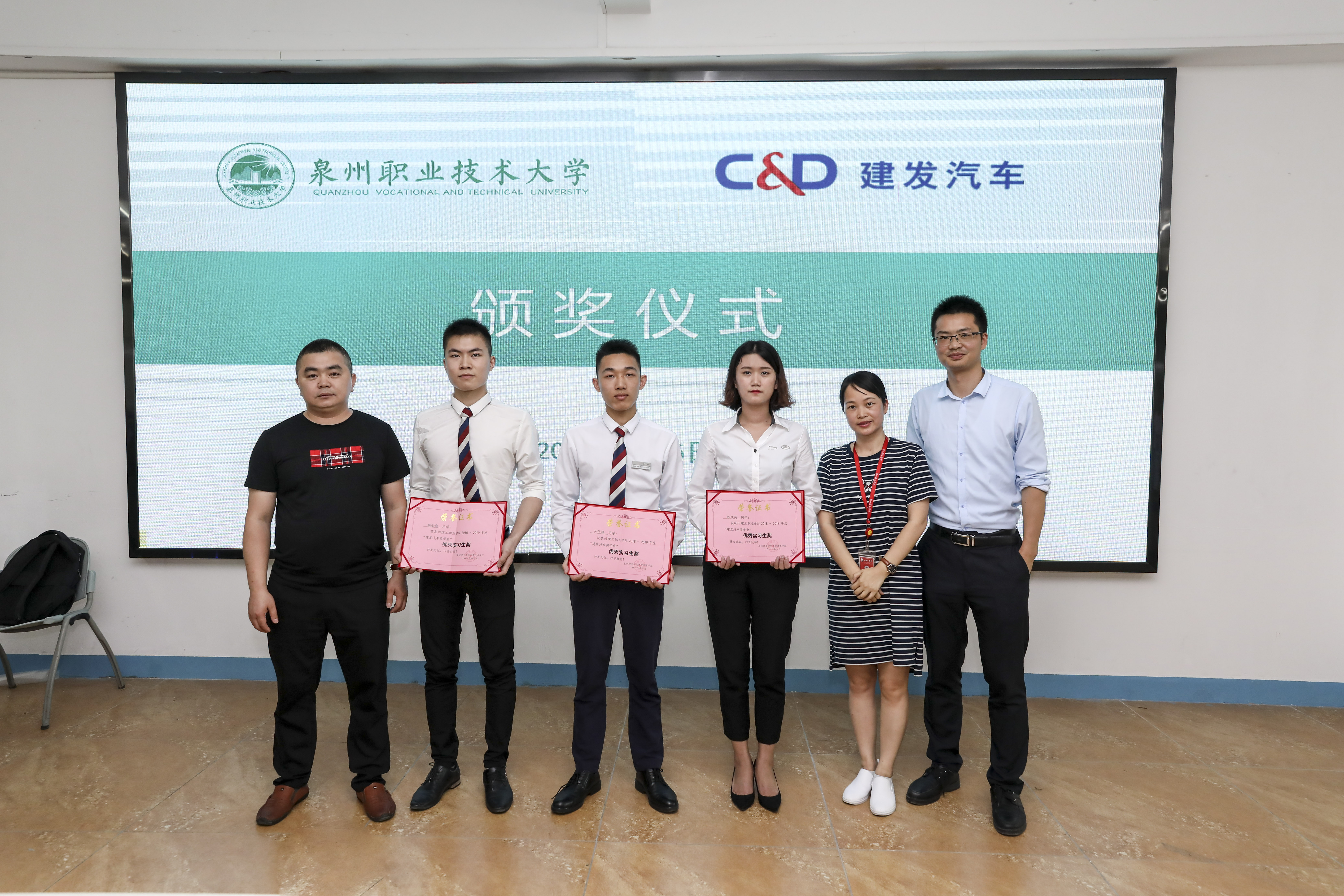 C12A0173.jpg C12A0173.jpg