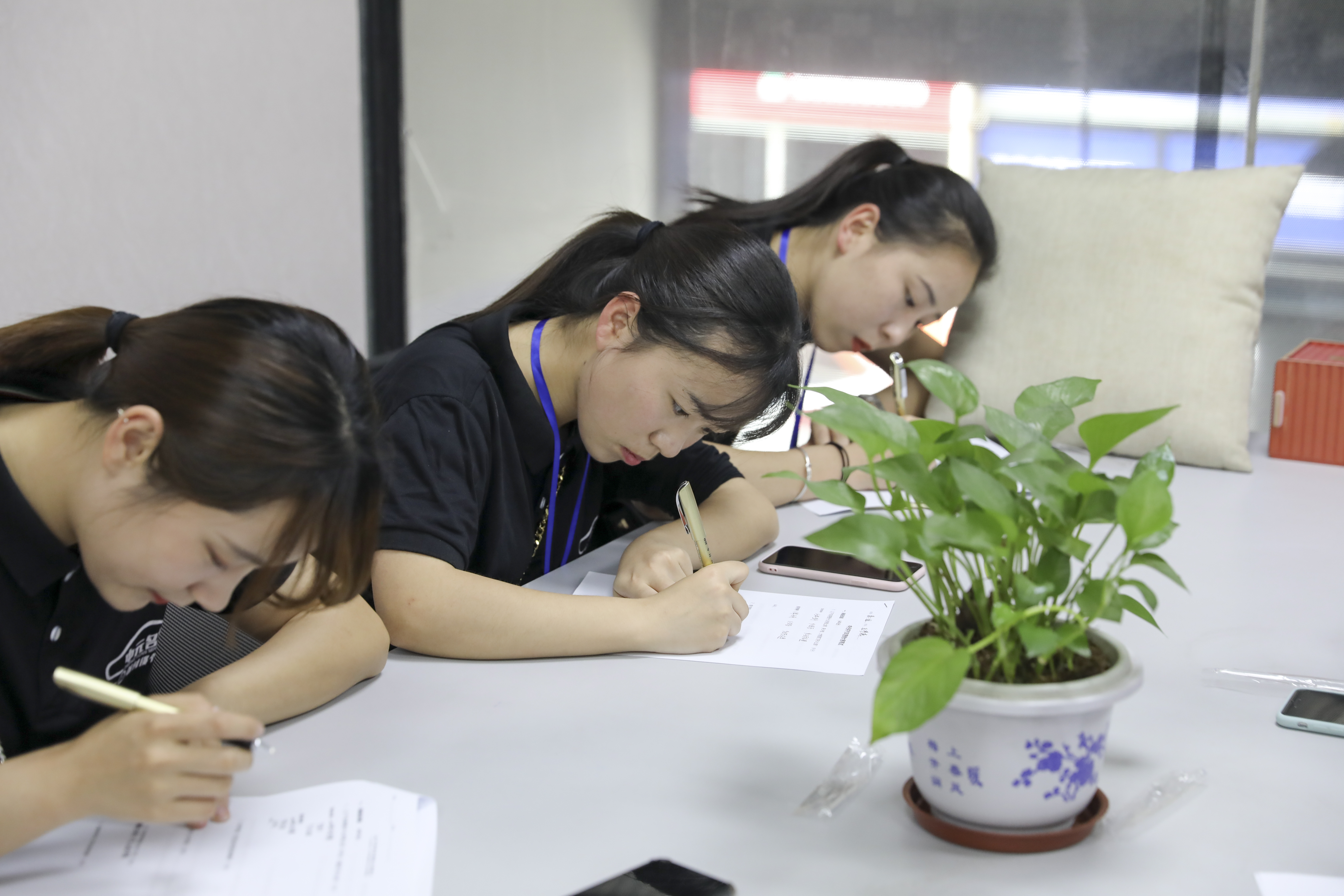 C12A0414.jpg C12A0414.jpg