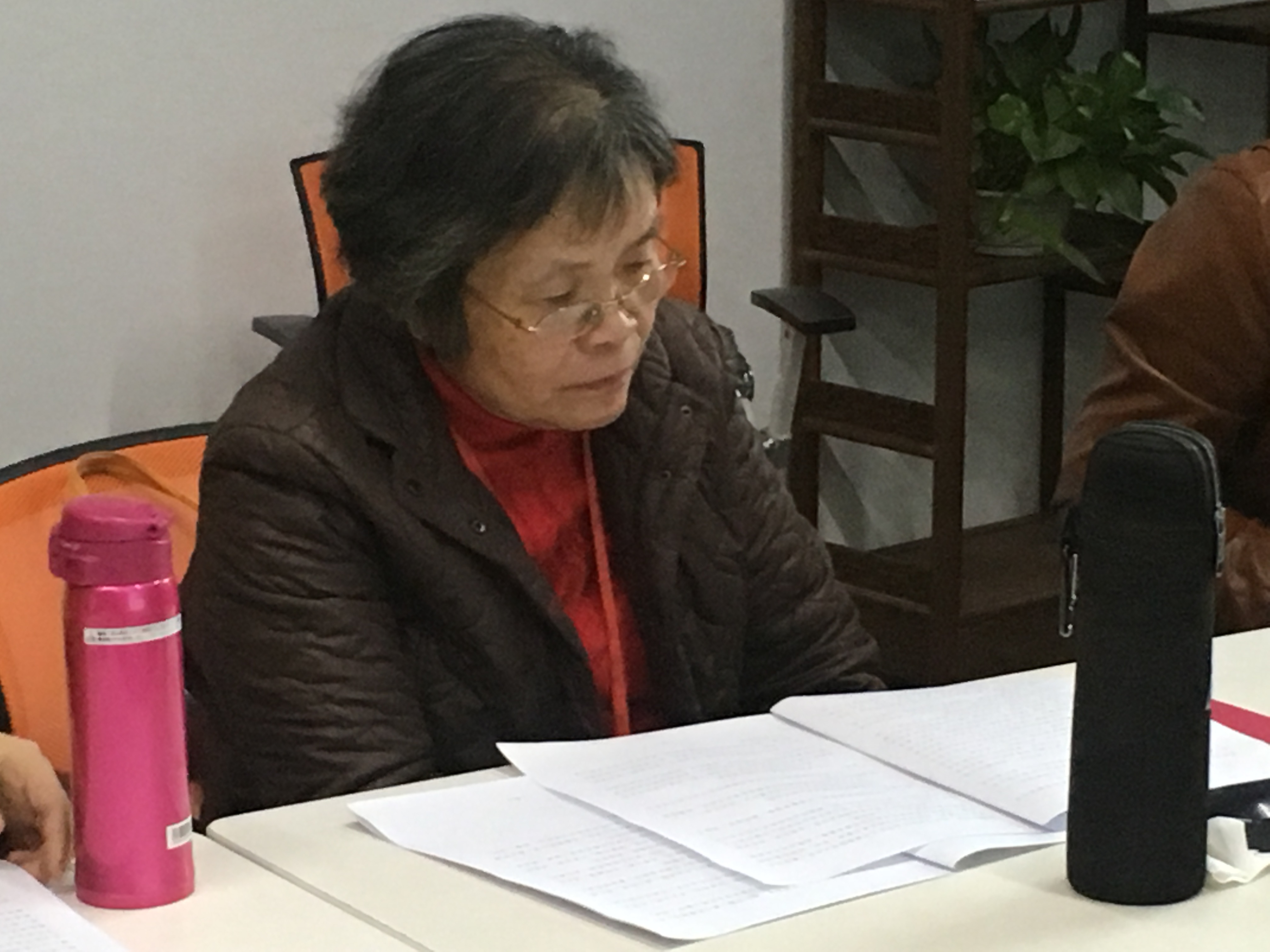 院长做文件精神传达.JPG 院长做文件精神传达.JPG